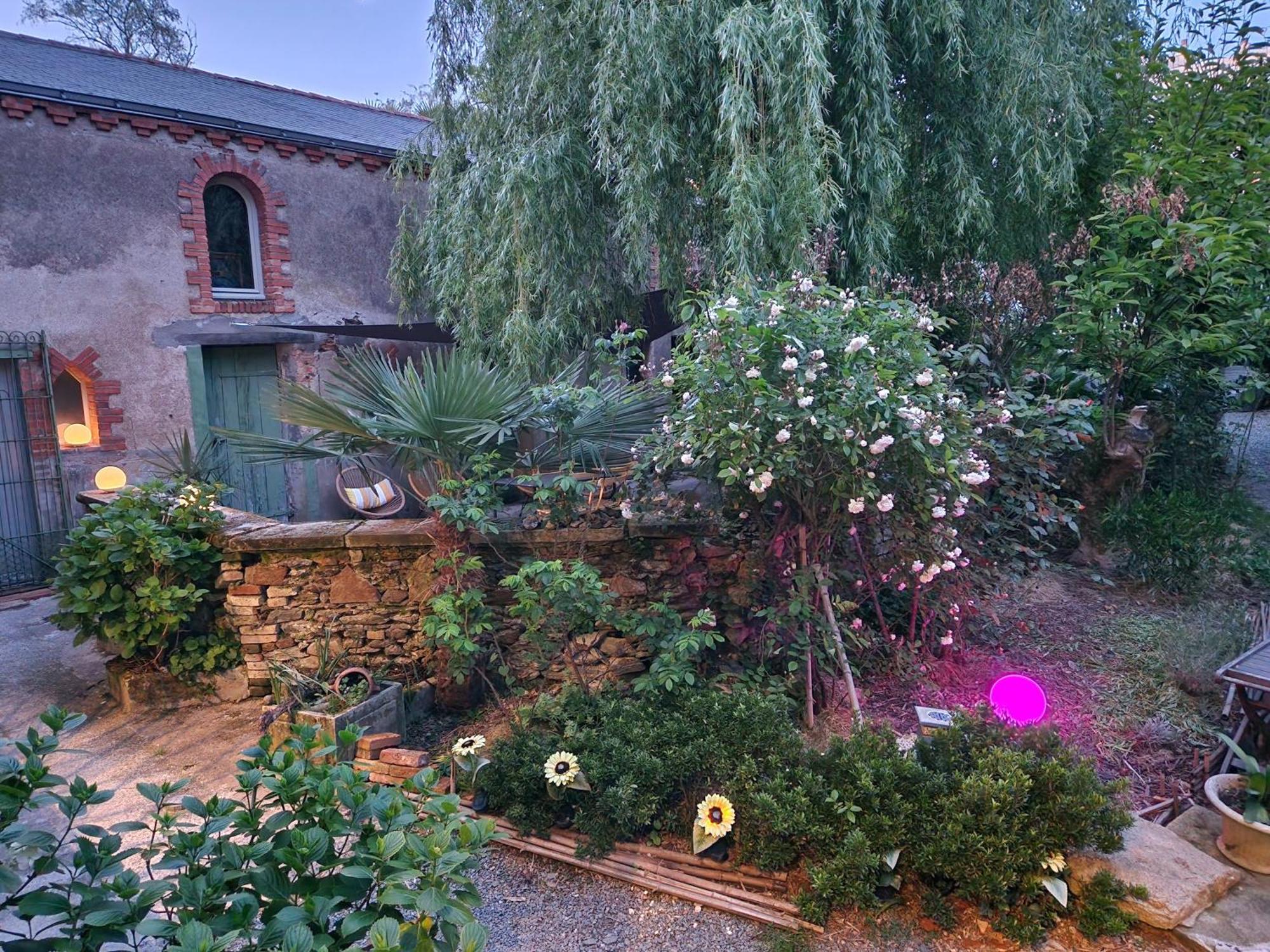 Le Jardin Aux Camelias Apartment Ла Рош-сюр-Йон Екстериор снимка